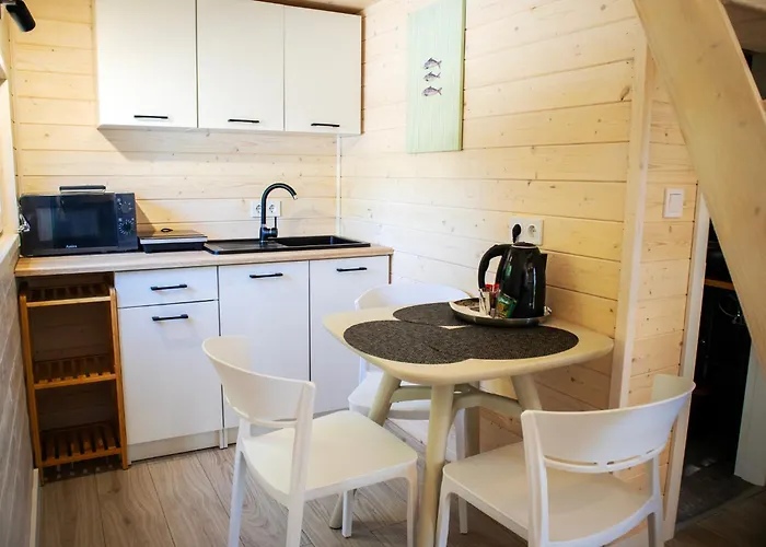 Кемпинг 3 Widoki Kiekrz -domki Tiny House Z Prywatna Plaza I Pomostem Nad Jeziorem Kierskim