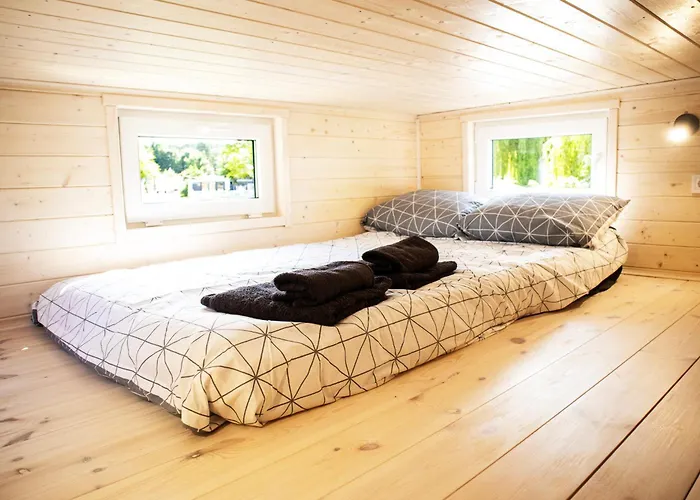 Кемпинг 3 Widoki Kiekrz -domki Tiny House Z Prywatna Plaza I Pomostem Nad Jeziorem Kierskim *